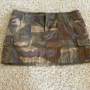 Camo mini skirt